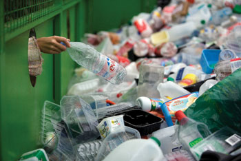 دانلود پاورپوینت بازیافت انواع زباله‌های پلاستیکی