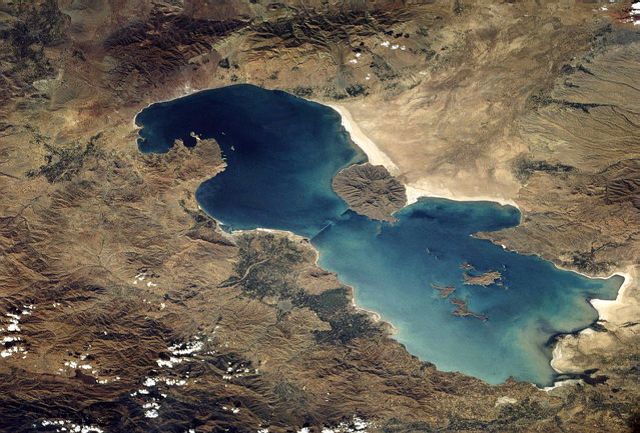 تعیین ضریب های فعالیت یون ها و نمک های اصلی دریاچه اورمیه