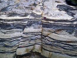 دانلود پاورپوینت زمین شناسی مهندسی  - سنگ های رسوبی در 103 اسلاید کاملا قابل ویرایش همراه با شکل و تصاویر به طور کامل و جامع