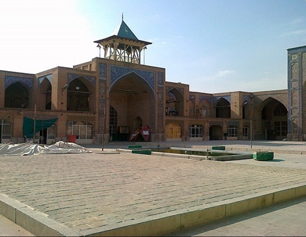 پاورپوینت کامل و جامع با عنوان معماری مسجد رحیم خان اصفهان در 46 اسلاید