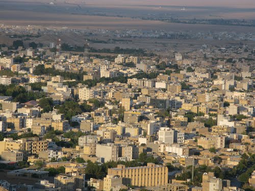 پاورپوینت کامل و جامع با عنوان بررسی شهر سمنان در 33 اسلاید