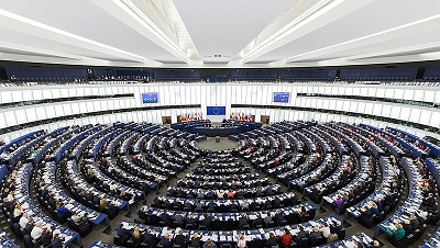 پاورپوینت کامل و جامع با عنوان بررسی پارلمان اروپا در 32 اسلاید