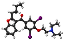 پاورپوینت کامل و جامع با عنوان بررسی داروی آمیودارون در 14 اسلاید