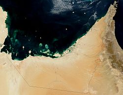 پاورپوینت کامل و جامع با عنوان بررسی جغرافیای کشور امارات متحده عربی در 22 اسلاید
