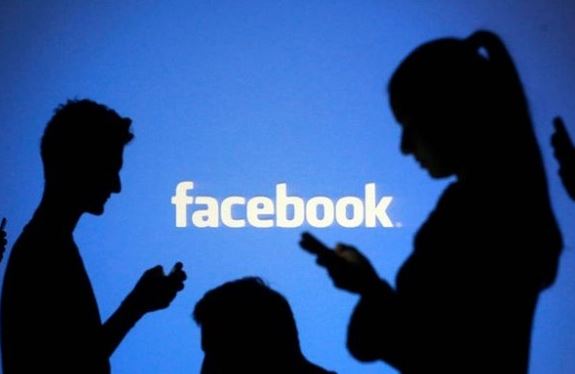 دانلود پاورپوینت فیسبوک در کمین زندگی‌های زناشوئی سالم