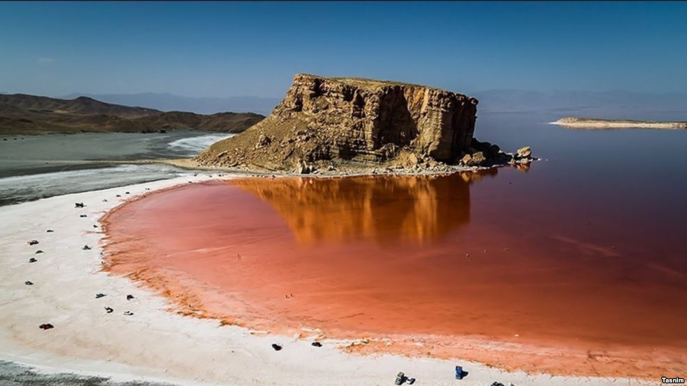 دانلود پاورپوینت نگاهی بر چالش‌های زیست‌محیطی دریاچه ارومیه