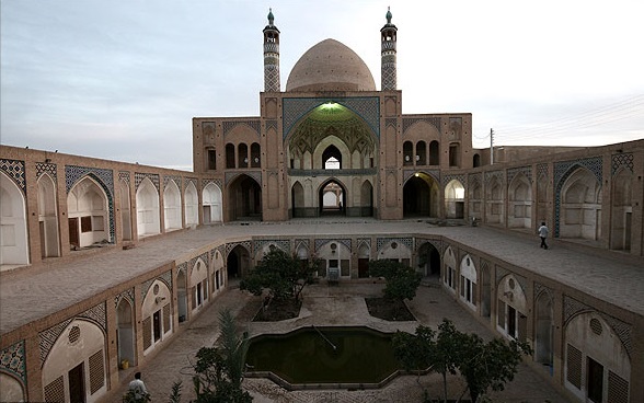 مسجد و مدرسه آقا بزرگ کاشان