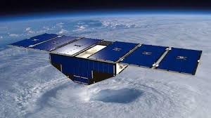 ماهواره مخابراتی نوعی ماهواره است که برای مخابره صوت و تصویر و داده بکار می‌رود. ماهواره مخابراتی معمولاً در مدار ژئوسنکرون زمین و بالای خط استوا و هم