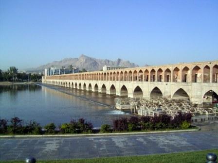 دانلود تحقیق معماری اصفهان