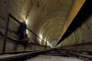44- راهكارهای بهبود سیستم تهویه تونل قمرود در كیلومتر 17 به منظور تامین و انتقال هوای موردنیازبه سینه كار