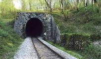 108- بررسی پایداری سازه ای پوشش تونل های واقع در سنگ های درزه دار در برابر اثرات ناشی از انفجار پرتابه ها مطالعه موردی تونل کیلومتر 500+345 راه آهن ار