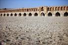 111-بهسازی سازندهای آب با رعایت حریم برداشت اصولی سنگدانه های بستر با مطالعه موردی رودخانه زاینده رود اصفهان