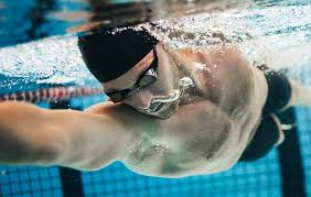 تحقیق درباره فواید ورزش شنا
