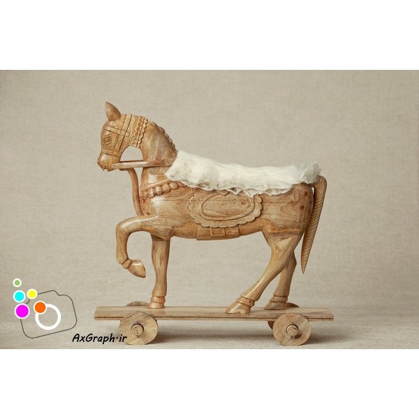 دانلود بک دراپ نوزاد اسب چوبی-کد 4658