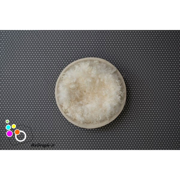 دانلود بک دراپ نوزاد کاسه چوبی روی زمینه خال خالی-کد 4684