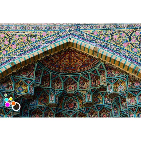 دانلود تصویر با کیفیت نمایی از کاشیکاری سقف مسجد صورتی-کد 6049