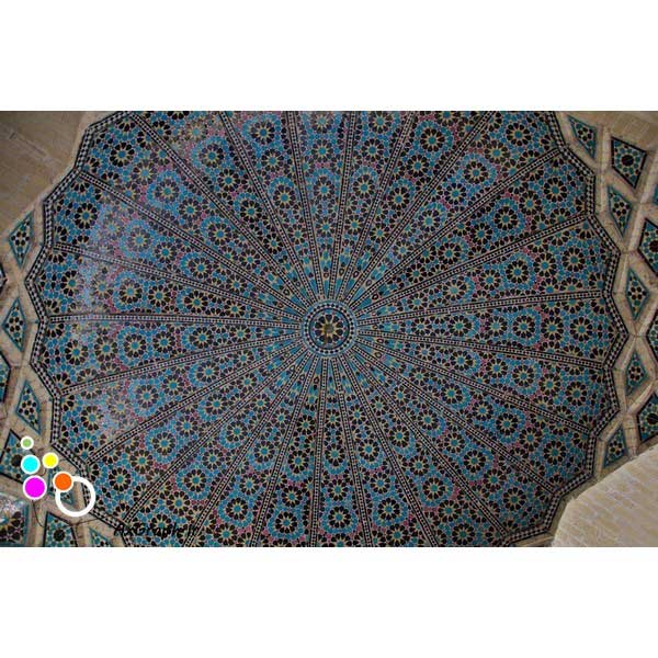دانلود تصویر با کیفیت نمایی از کاشیکاری داخل گنبد مسجد -کد 6037