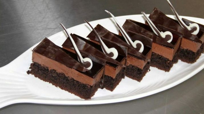 راهنمای جامع شیرینیپزی: گامی بلند در مسیر پخت انواع شیرینیهای خوشمزه و دلچسب!